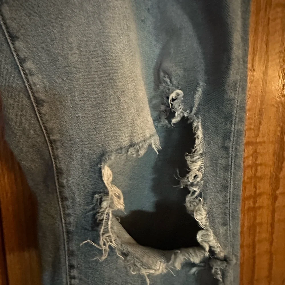 KanCan Midrise Distressed Denim Jeans size 20 - Picture 4 of 10